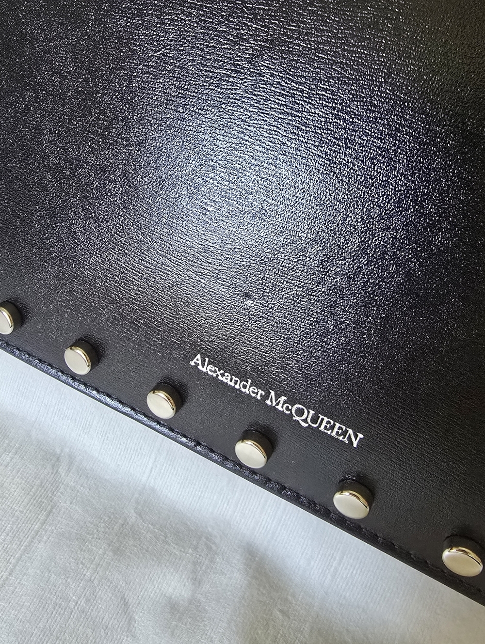 Alexander McQueen Skull Leather Crossbody Black - Picture 13 of 14
